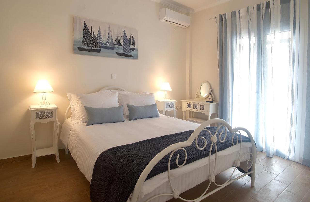 The Bluehouse - Spacious Top Floor Flat With Parking, By Mon Repos Beach Corfu  Exterior photo