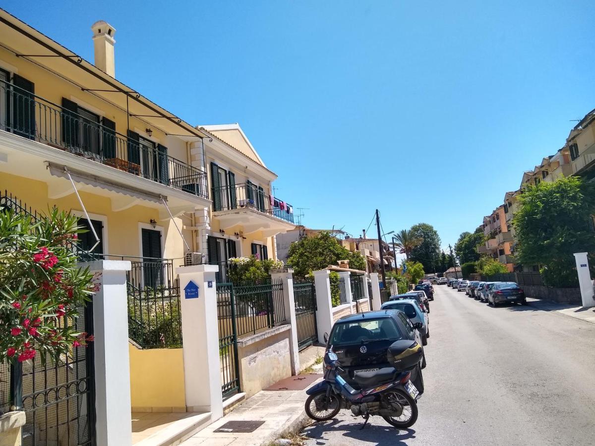 The Bluehouse - Spacious Top Floor Flat With Parking, By Mon Repos Beach Corfu  Exterior photo